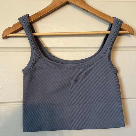 NIKIBIKI Set of 3 Seamless Chevron Ribbed Crop Top - Picture 11 of 17